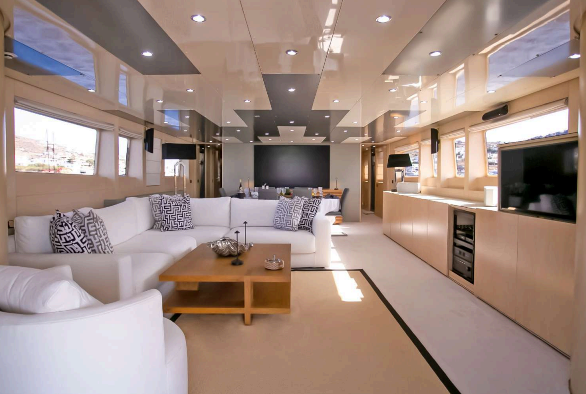 Spacious Main Salon