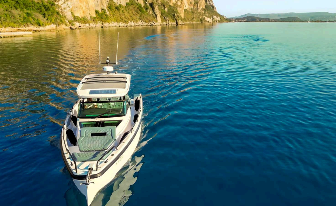 Premium Adventure Cruiser