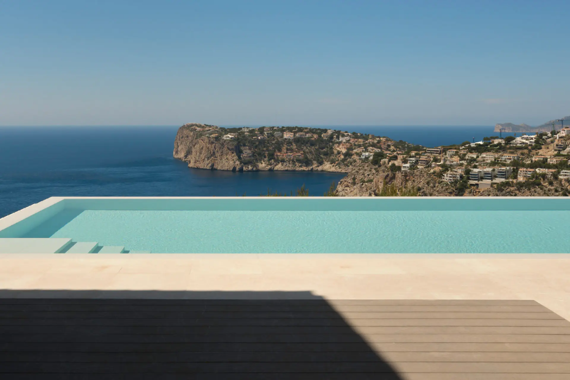 6 Baths