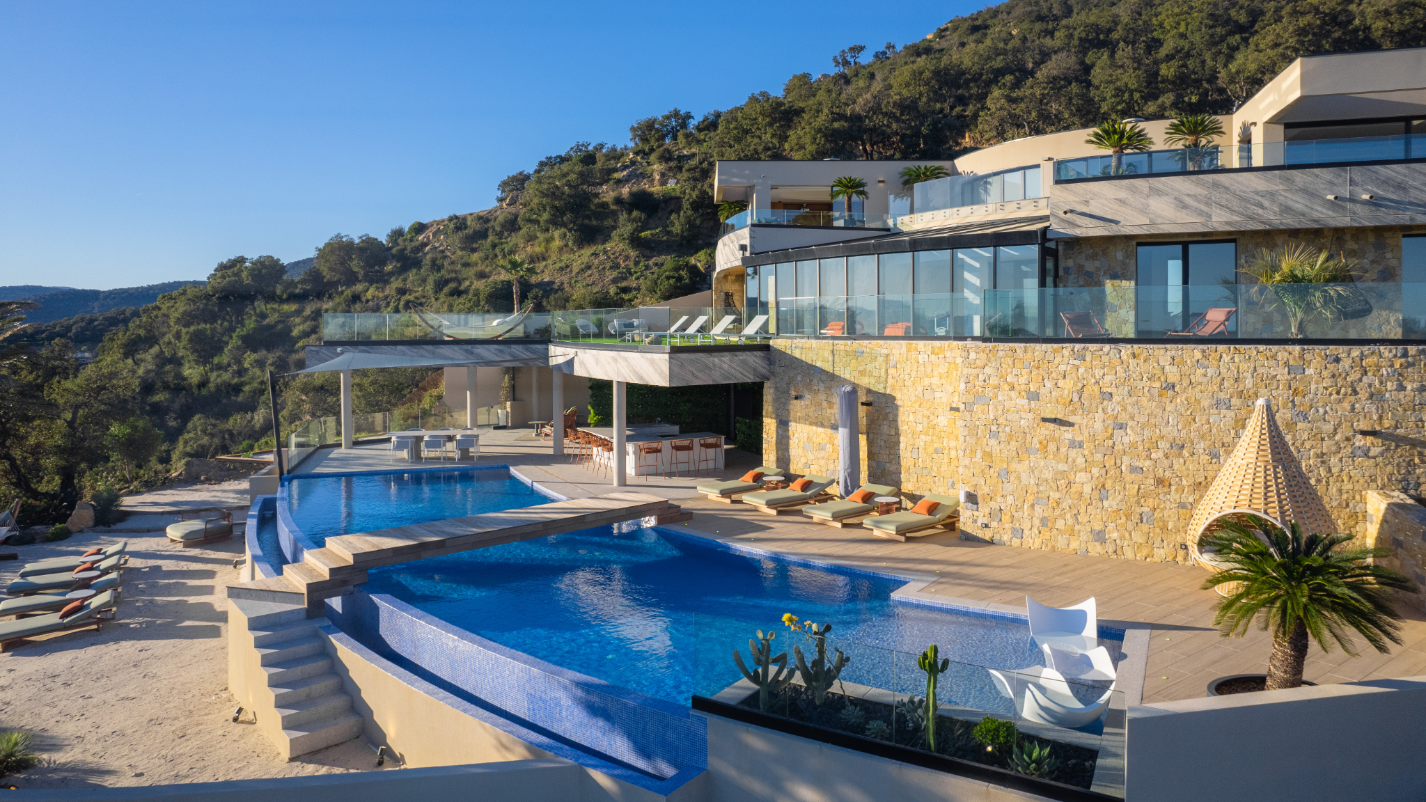 1 Swimming pool