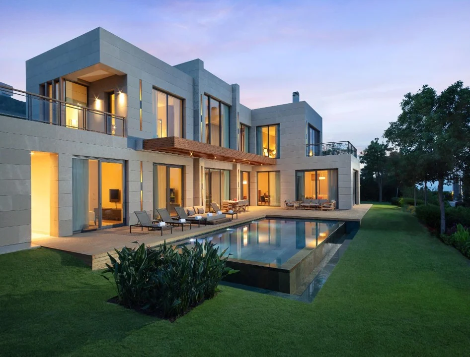 5 Baths