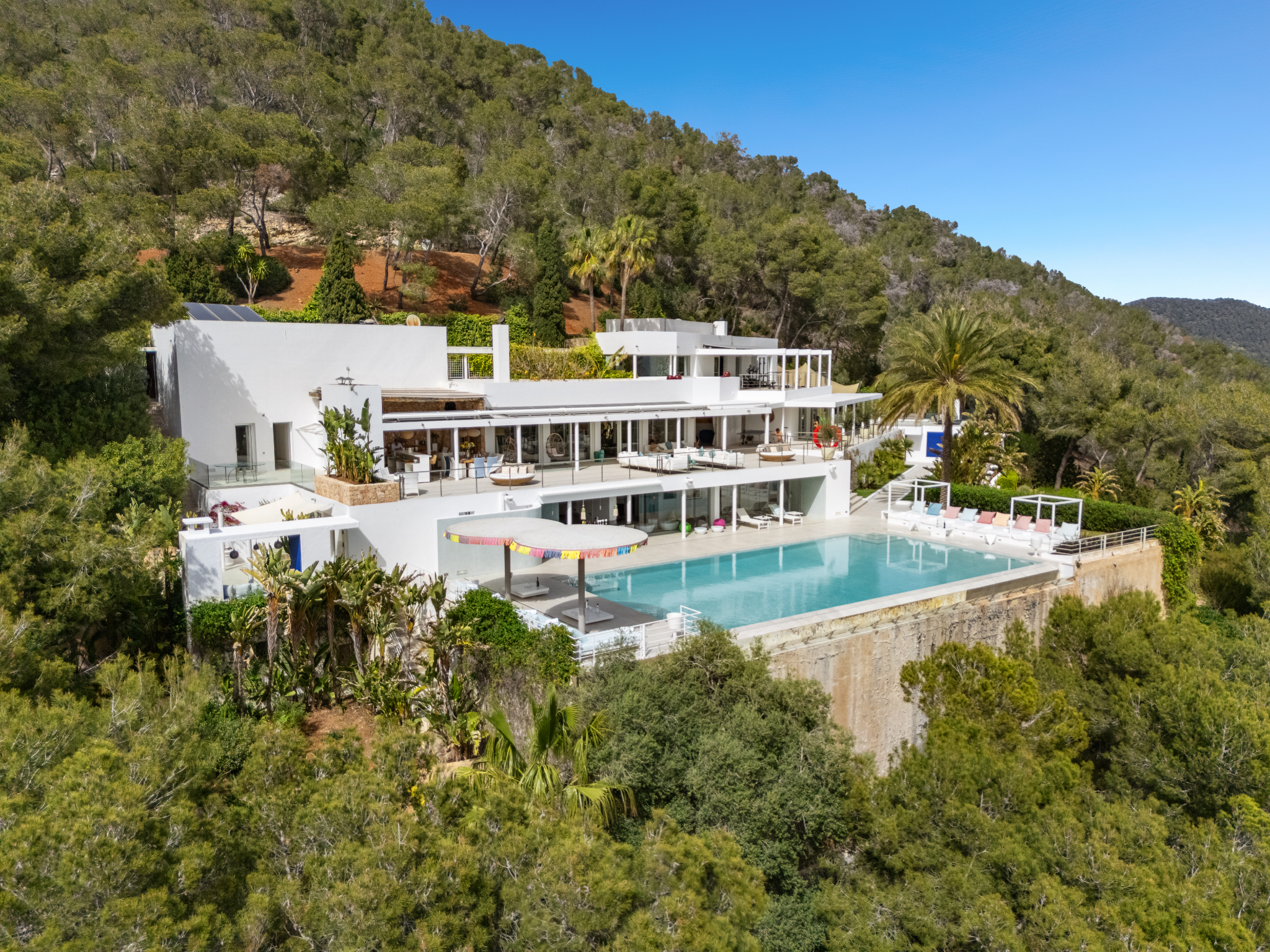 8 Bedrooms