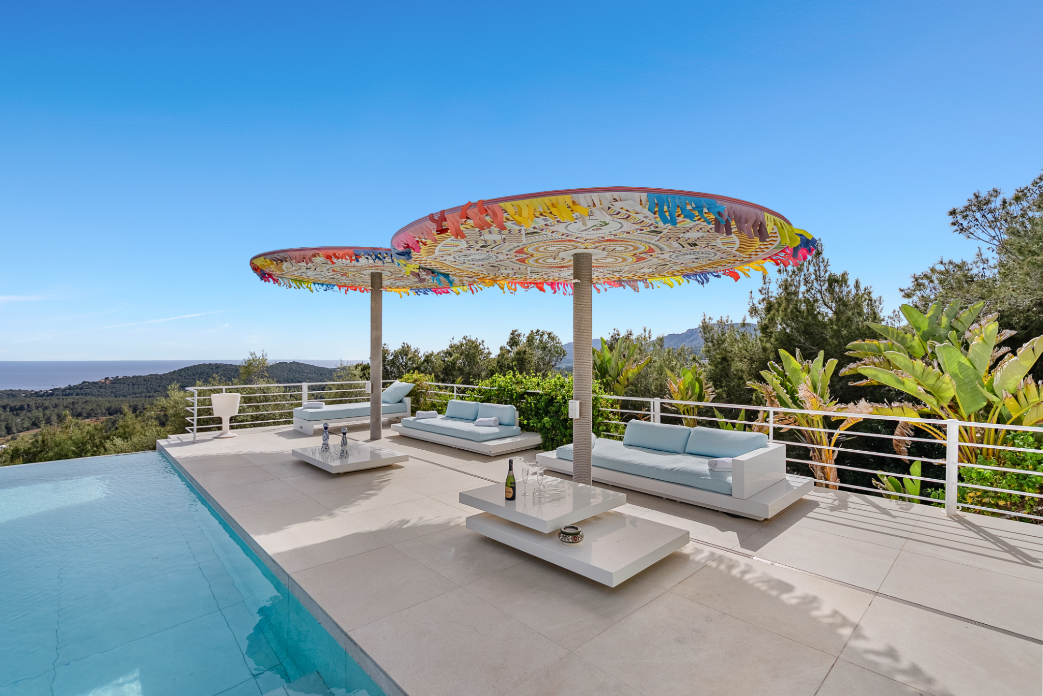 2 Swimming pools