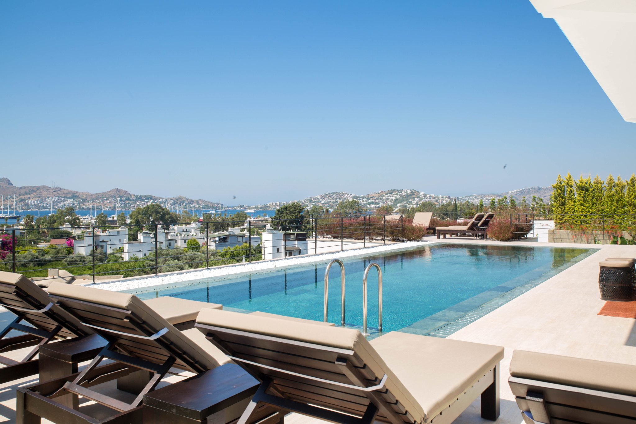 1 Swimming pool