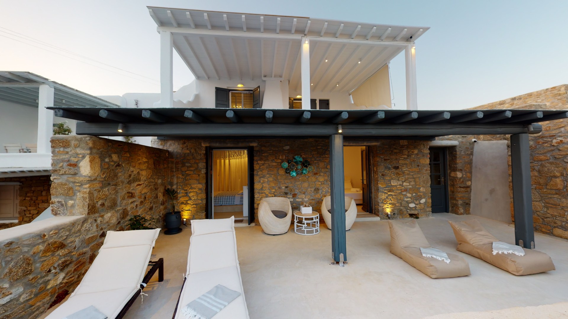 4 Baths