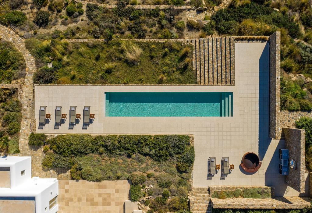 1 Swimming pool
