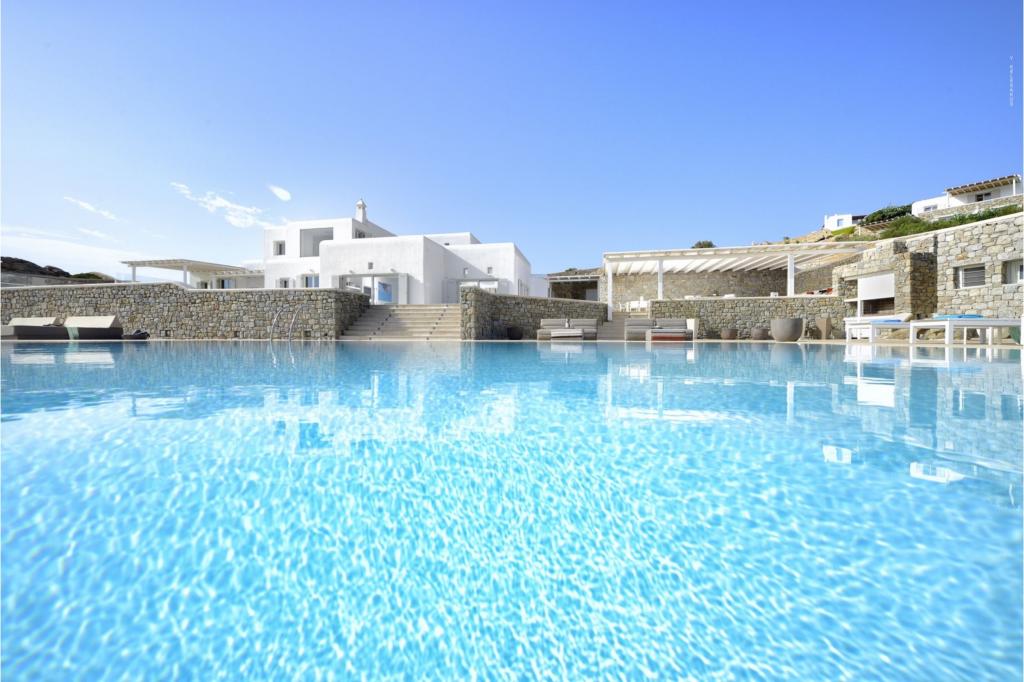 6 Baths
