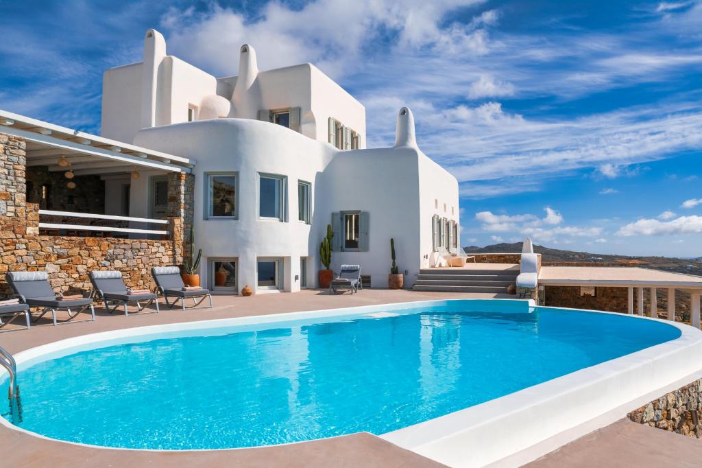 6 Bedrooms