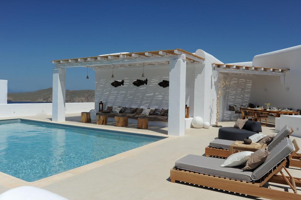 6 Bedrooms