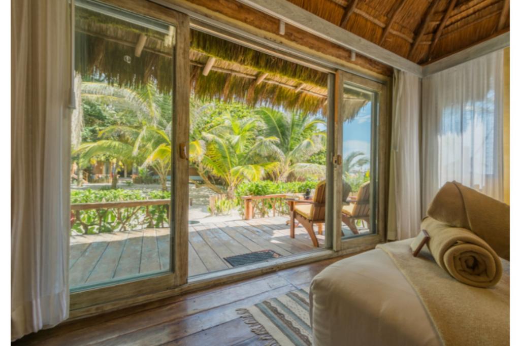 Outdoor lounge