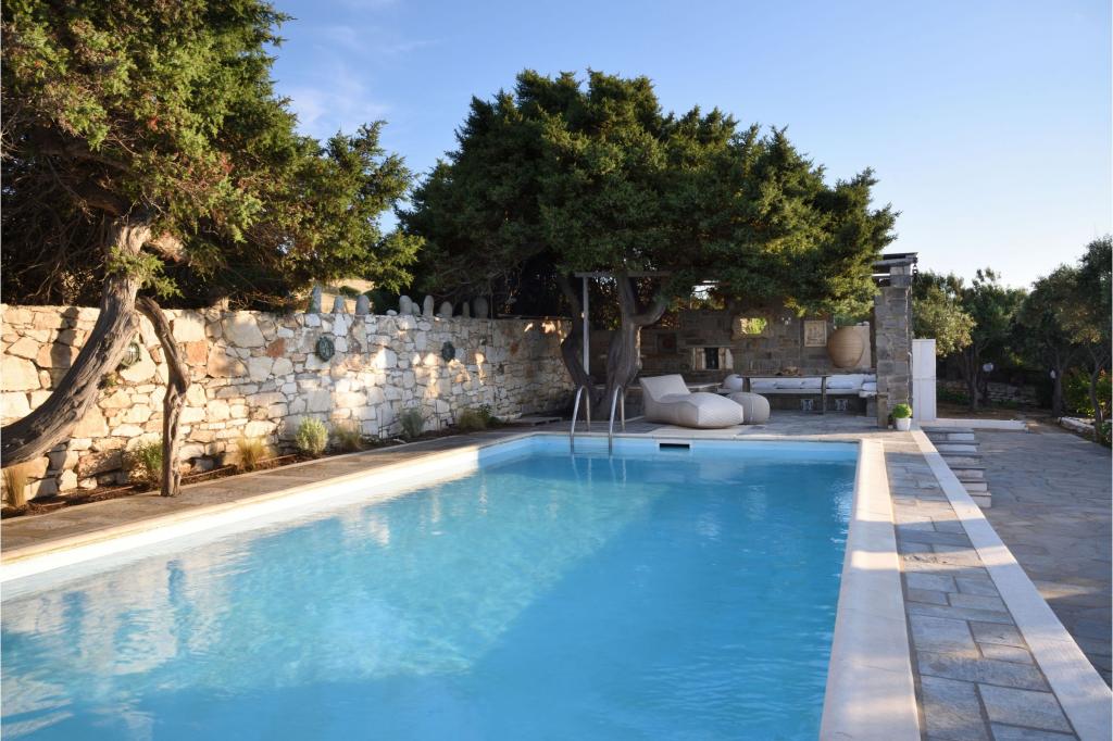 5 Baths