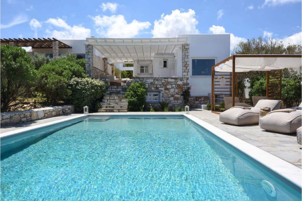 4 Bedrooms