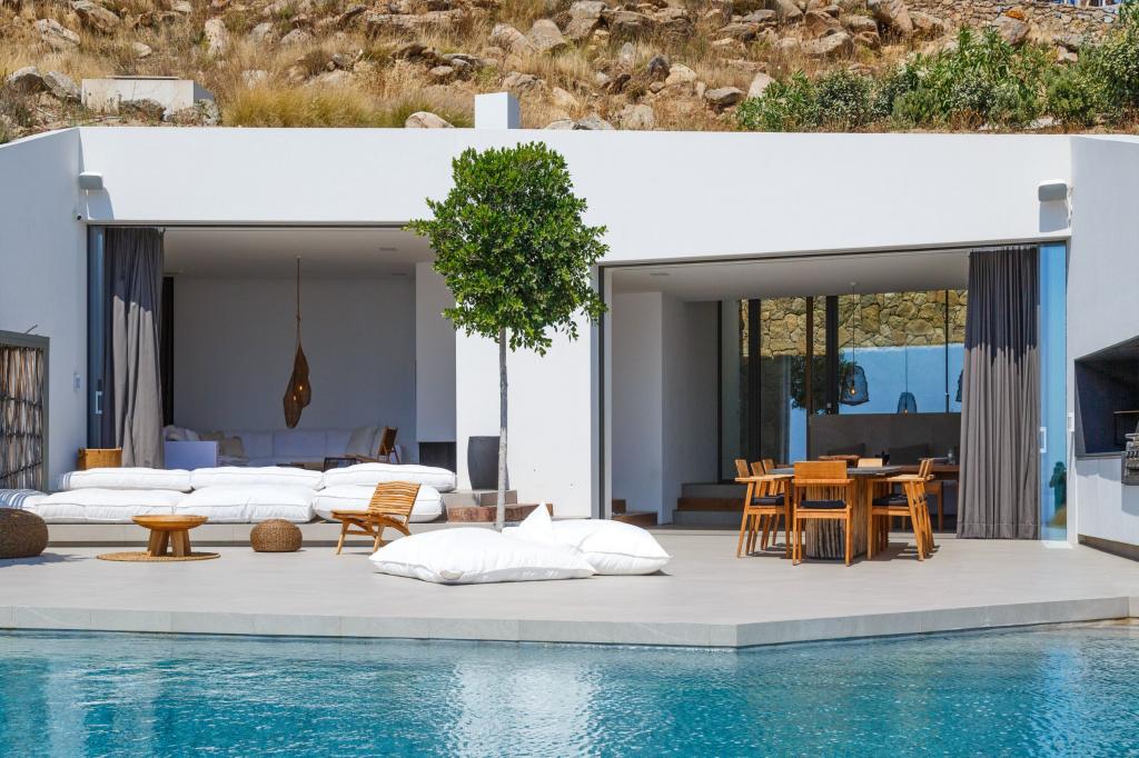 5 Baths