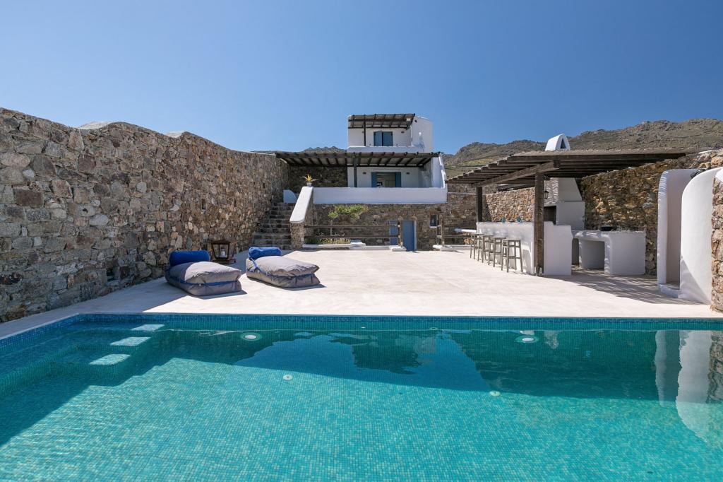 4 Bedrooms