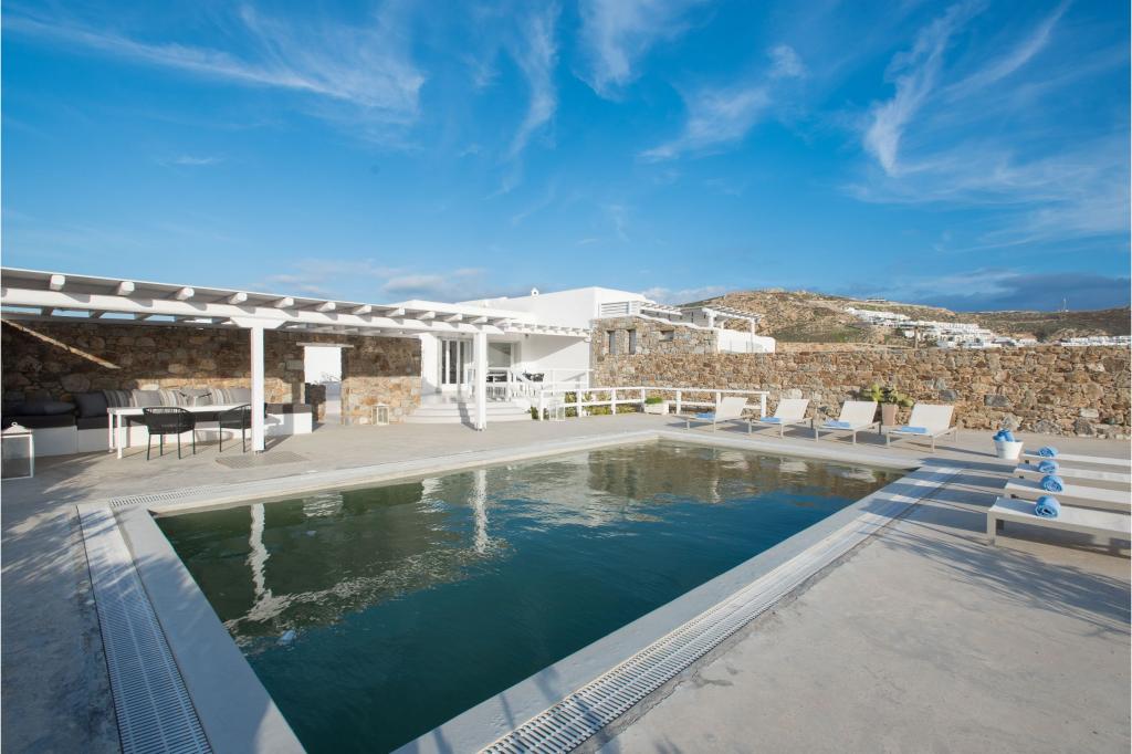 4 Bedrooms