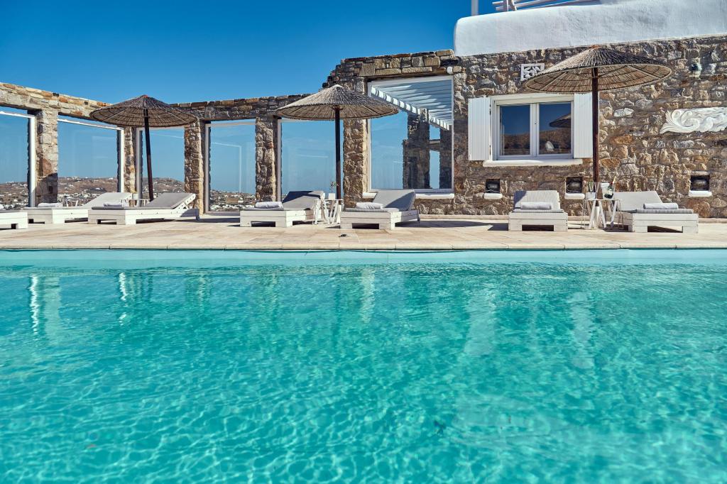 6 Bedrooms