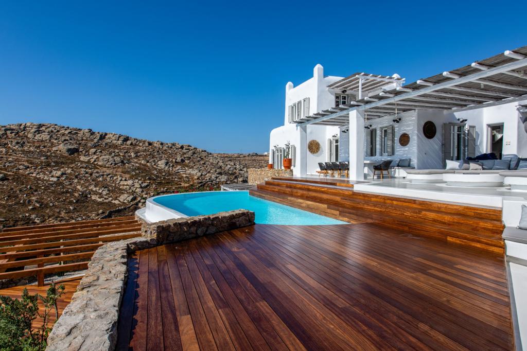 6 Bedrooms