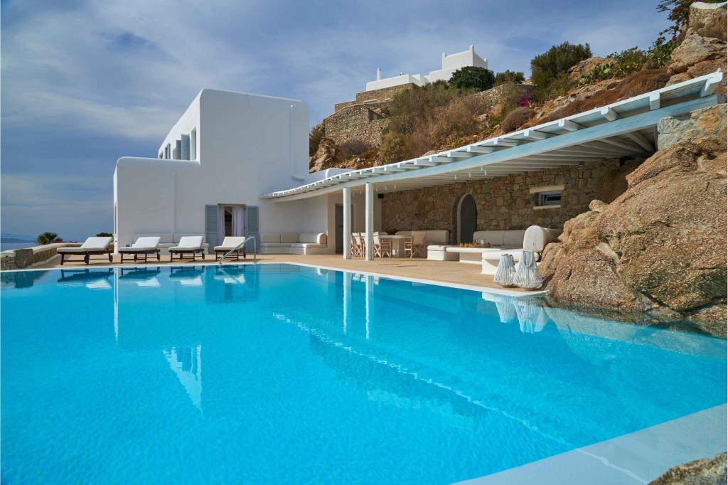8 Bedrooms