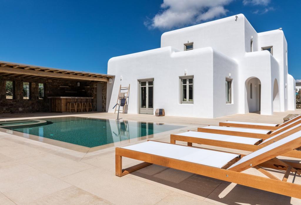 4 Baths
