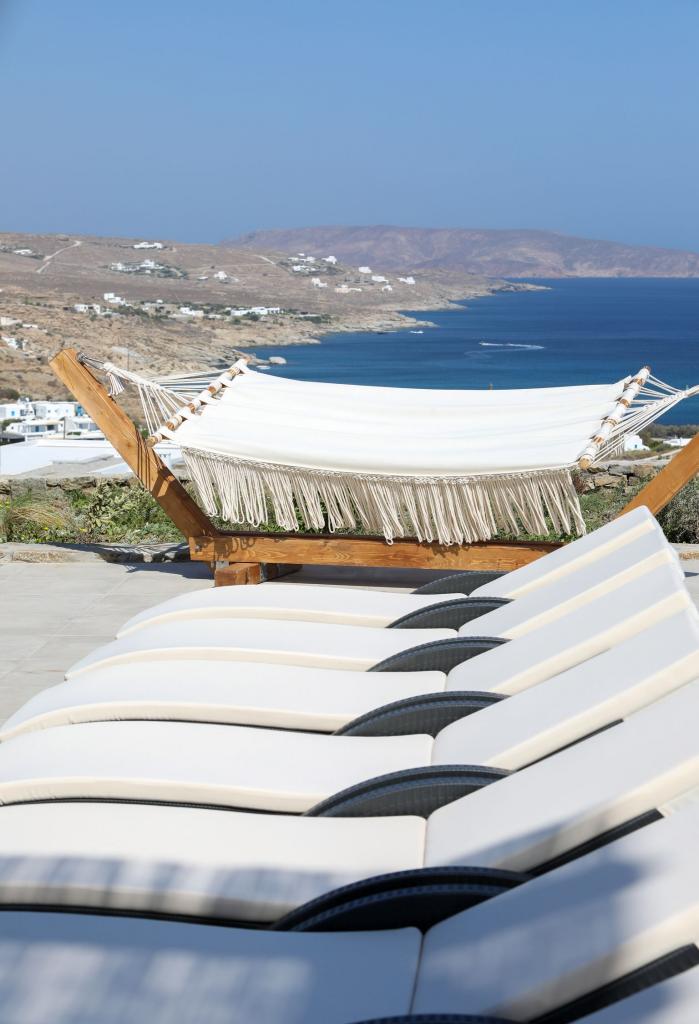 Outdoor lounge