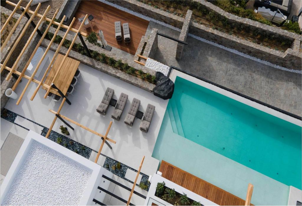9 Baths