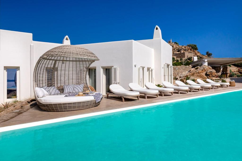 6 Baths