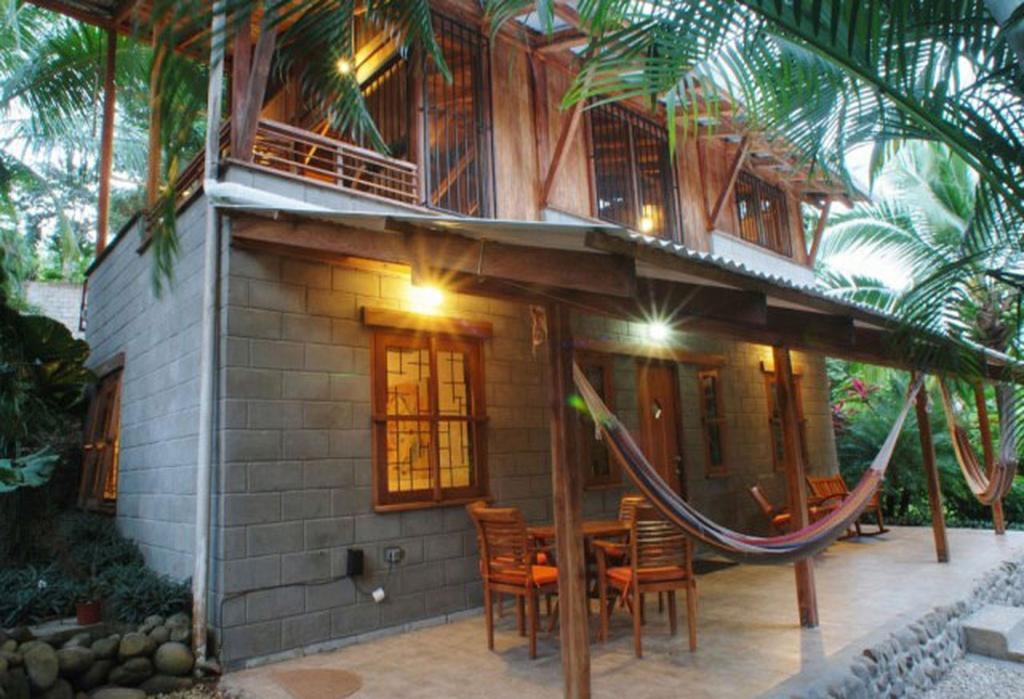 Outdoor lounge