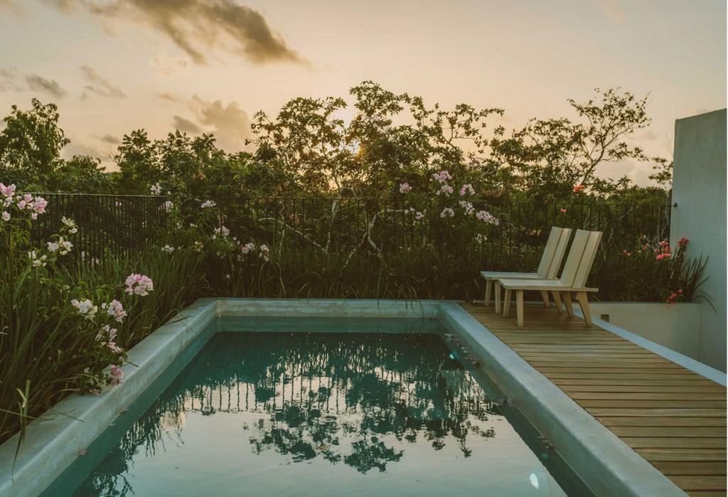 8 Baths