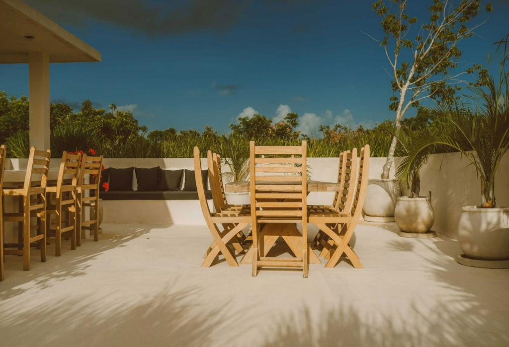 Outdoor lounge