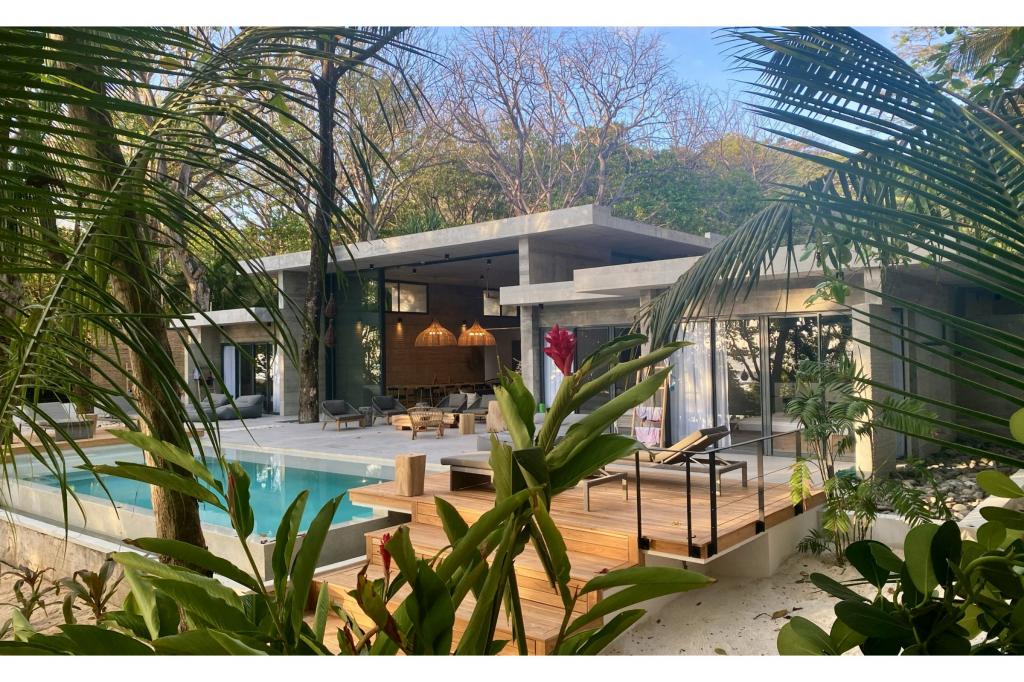 7 Baths