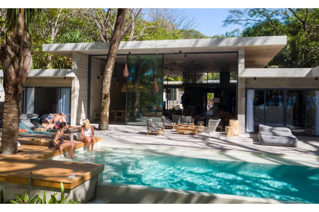 Outdoor lounge