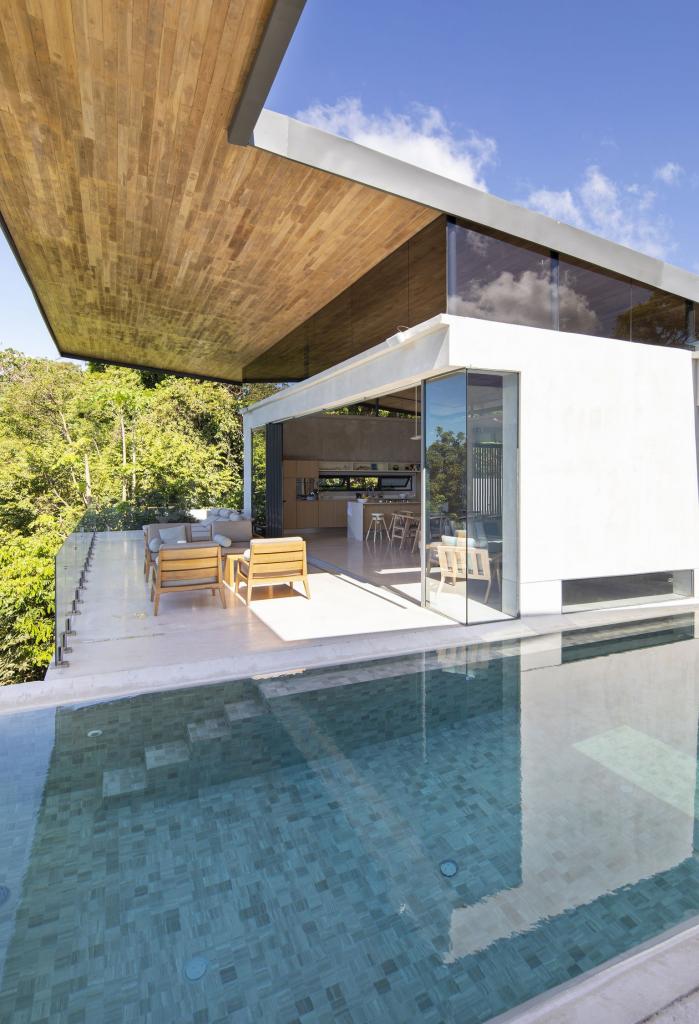 4 Baths