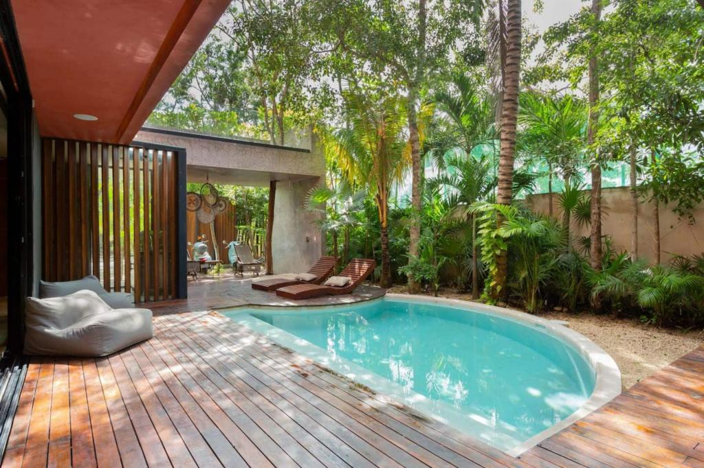 4 Bedrooms