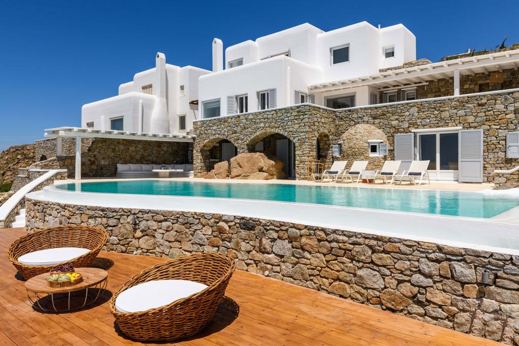 4 Bedrooms