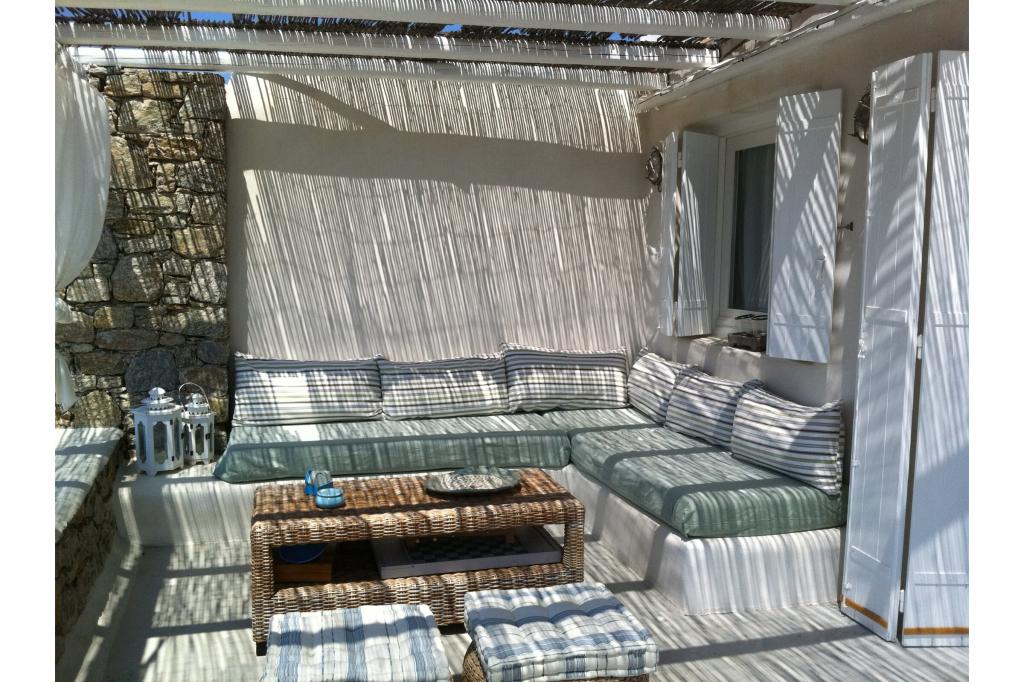 4 Baths