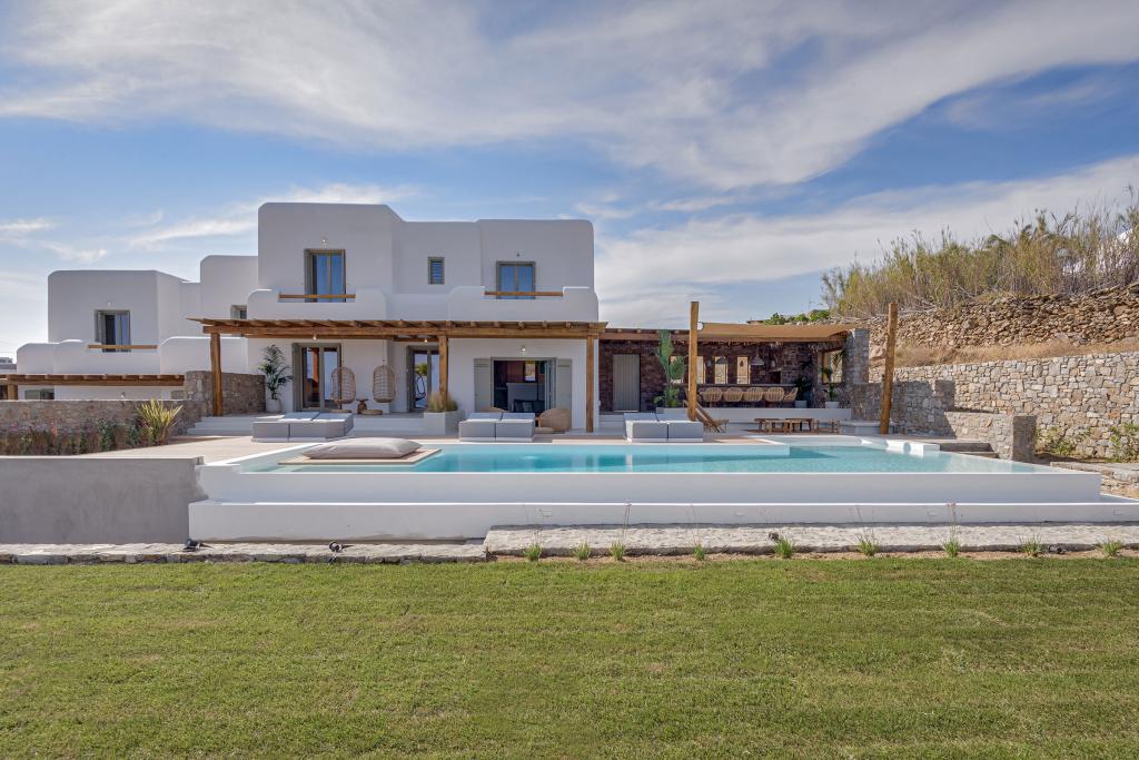 4 Baths