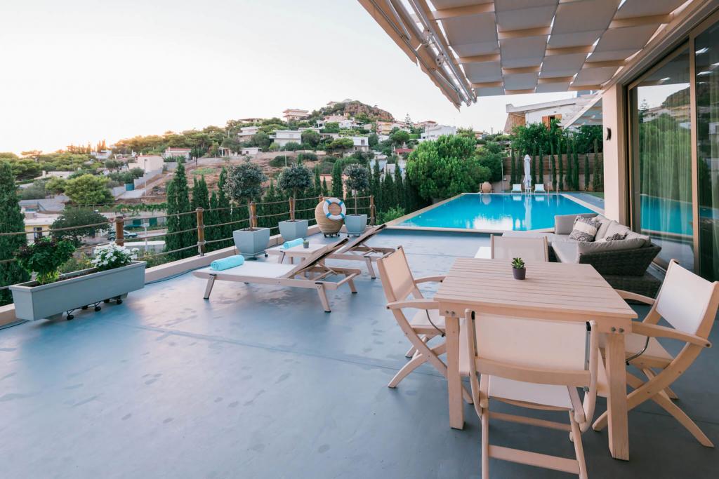 Outdoor lounge
