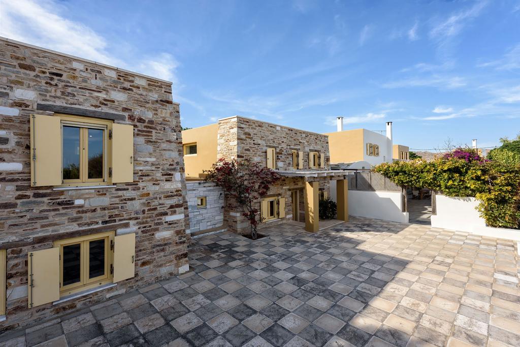 8 Bedrooms
