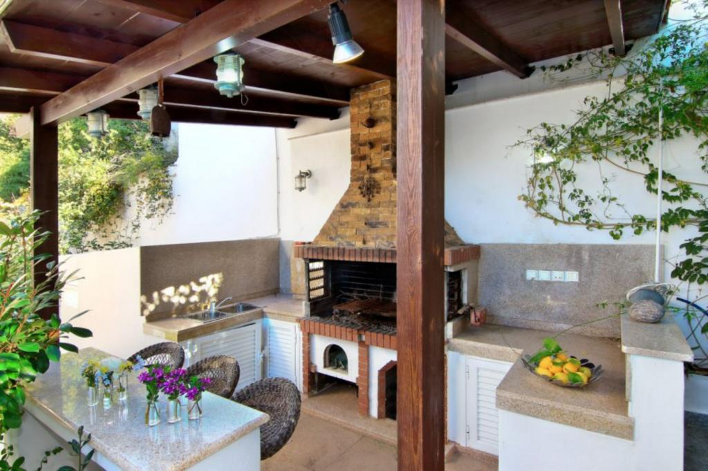 3 Baths