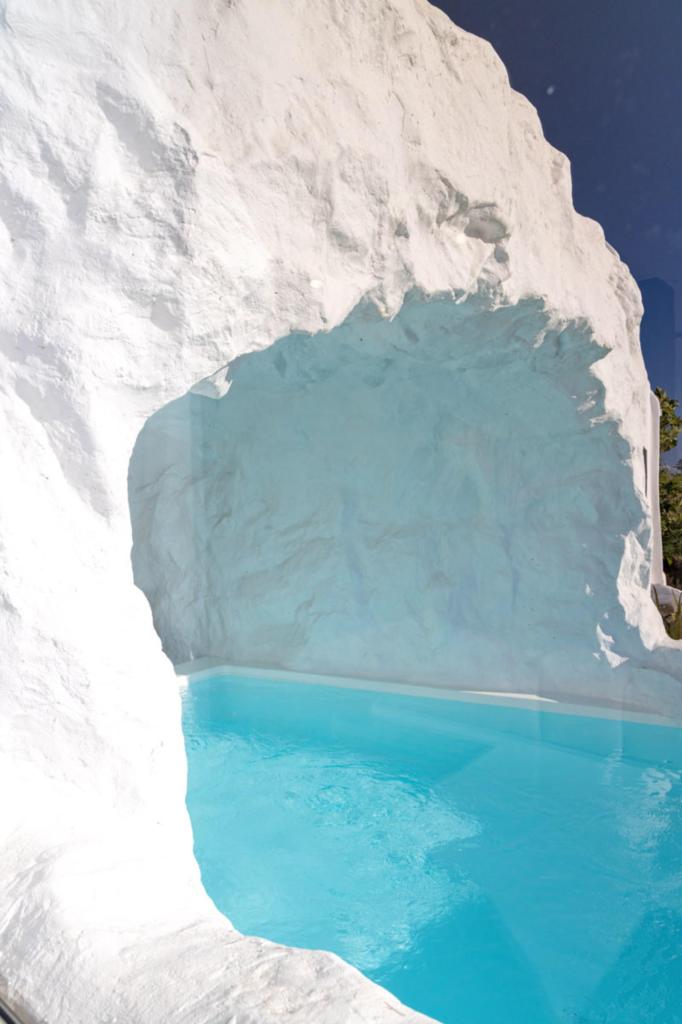 2 Swimming pools