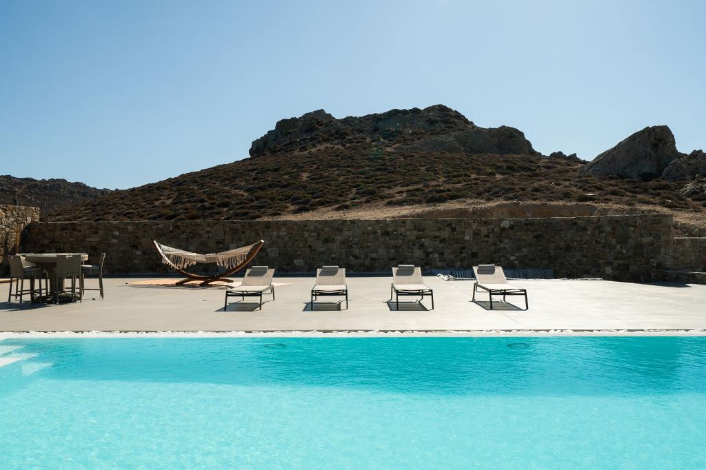 1 Swimming pool