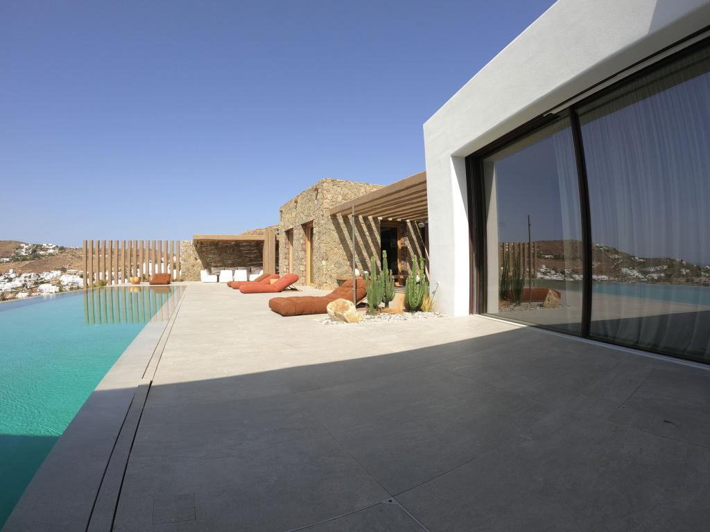 6 Bedrooms
