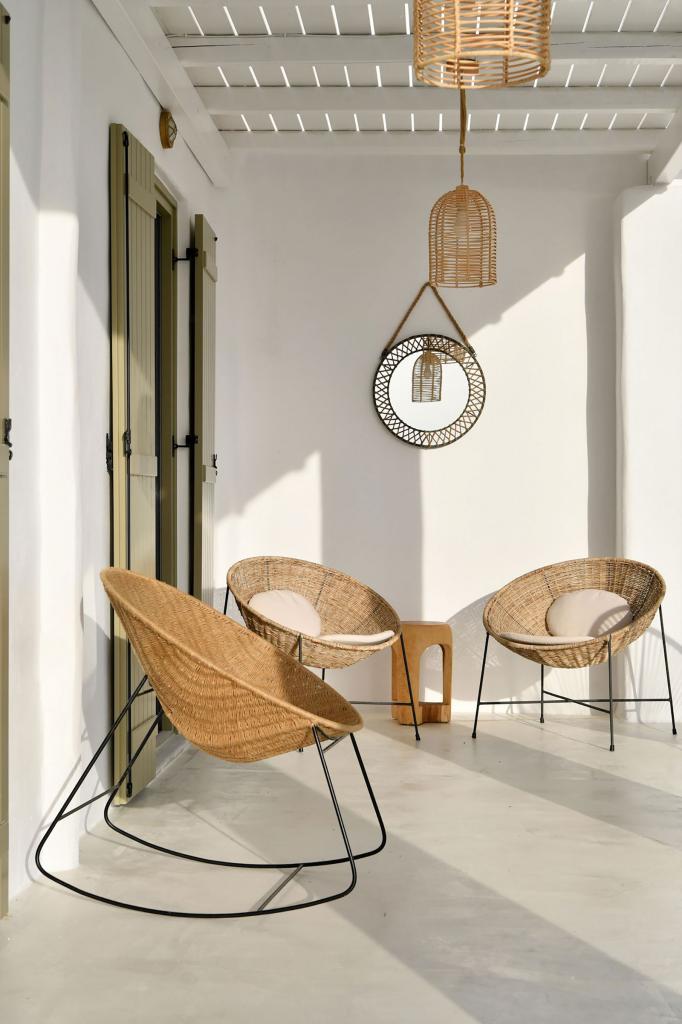 Outdoor lounge