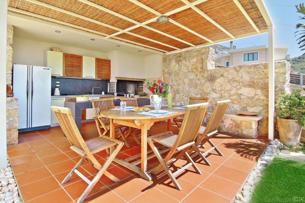 Outdoor lounge