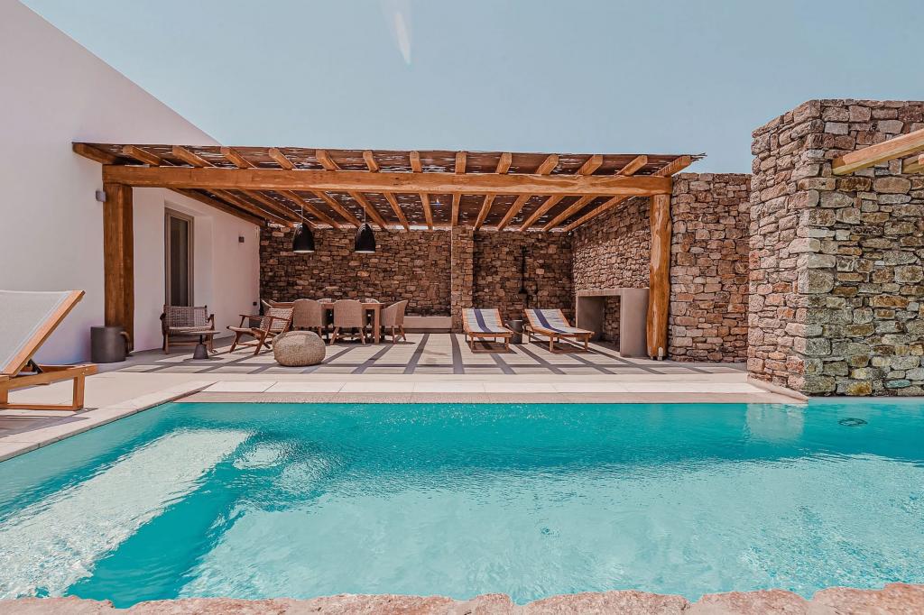 1 Swimming pool