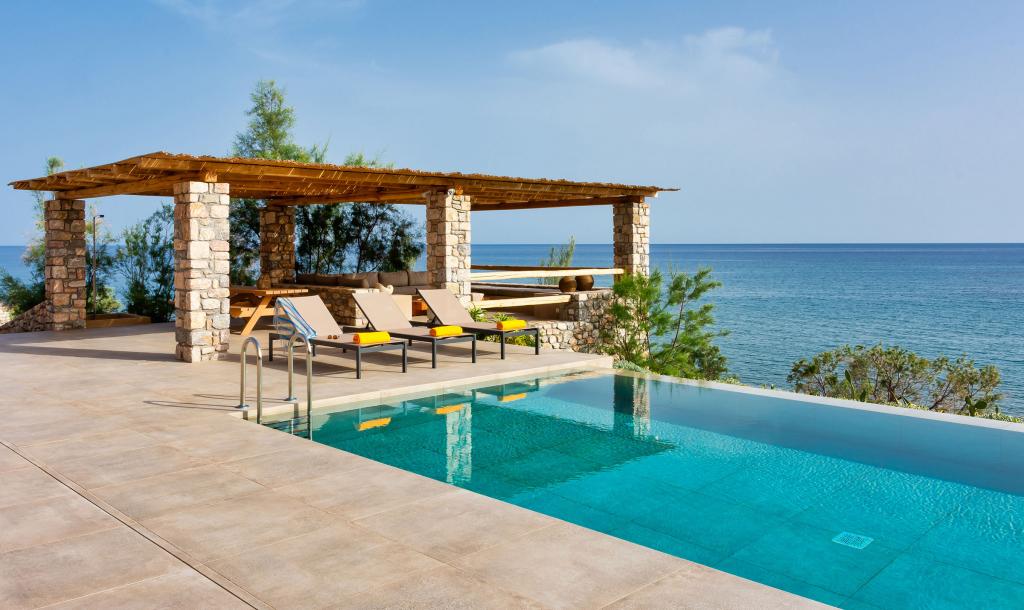 Outdoor lounge