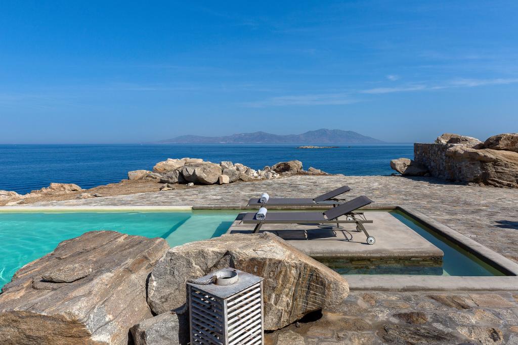 7 Baths