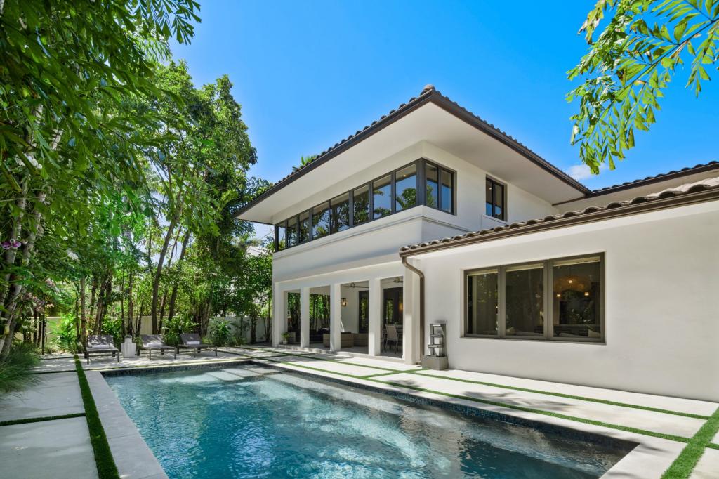 4 Bedrooms