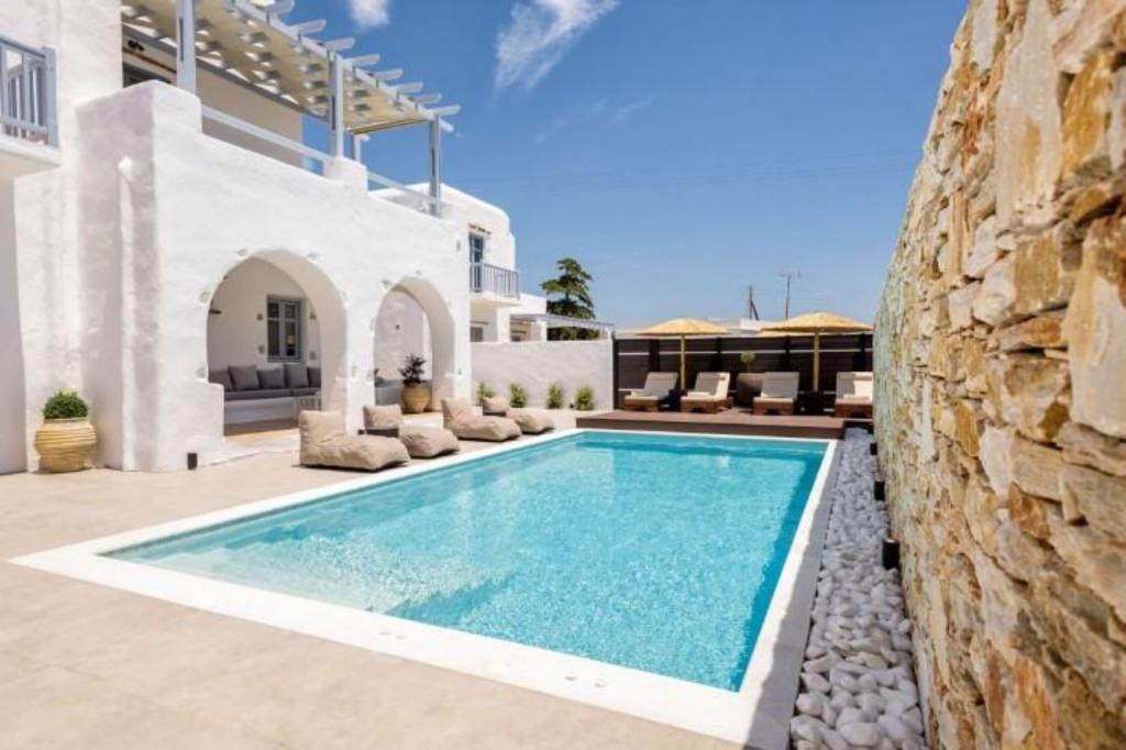 4 Bedrooms