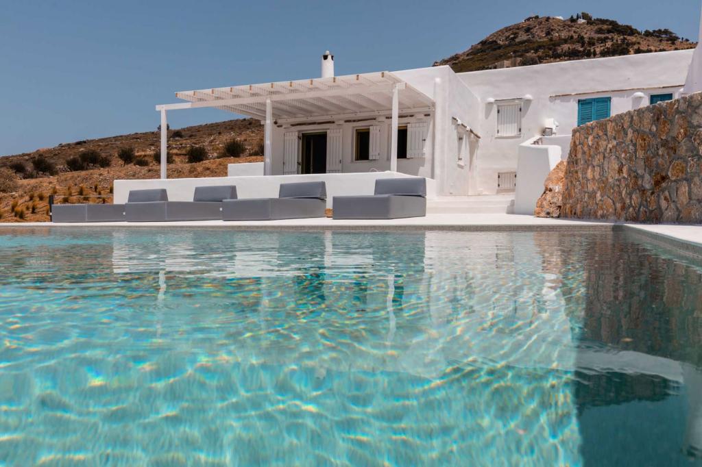 4 Bedrooms